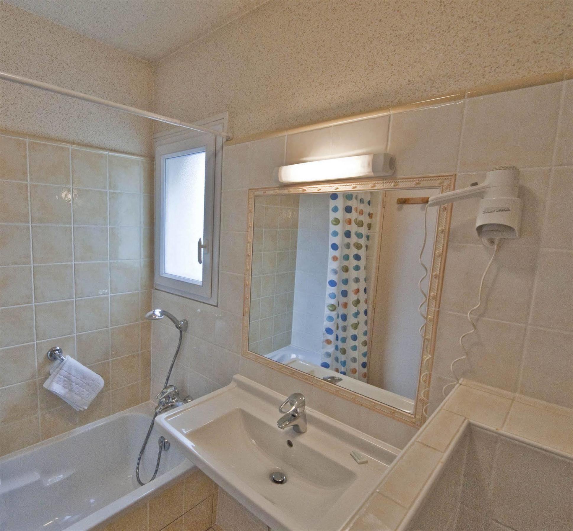 Hotel Les Oliviers Fayence Εξωτερικό φωτογραφία