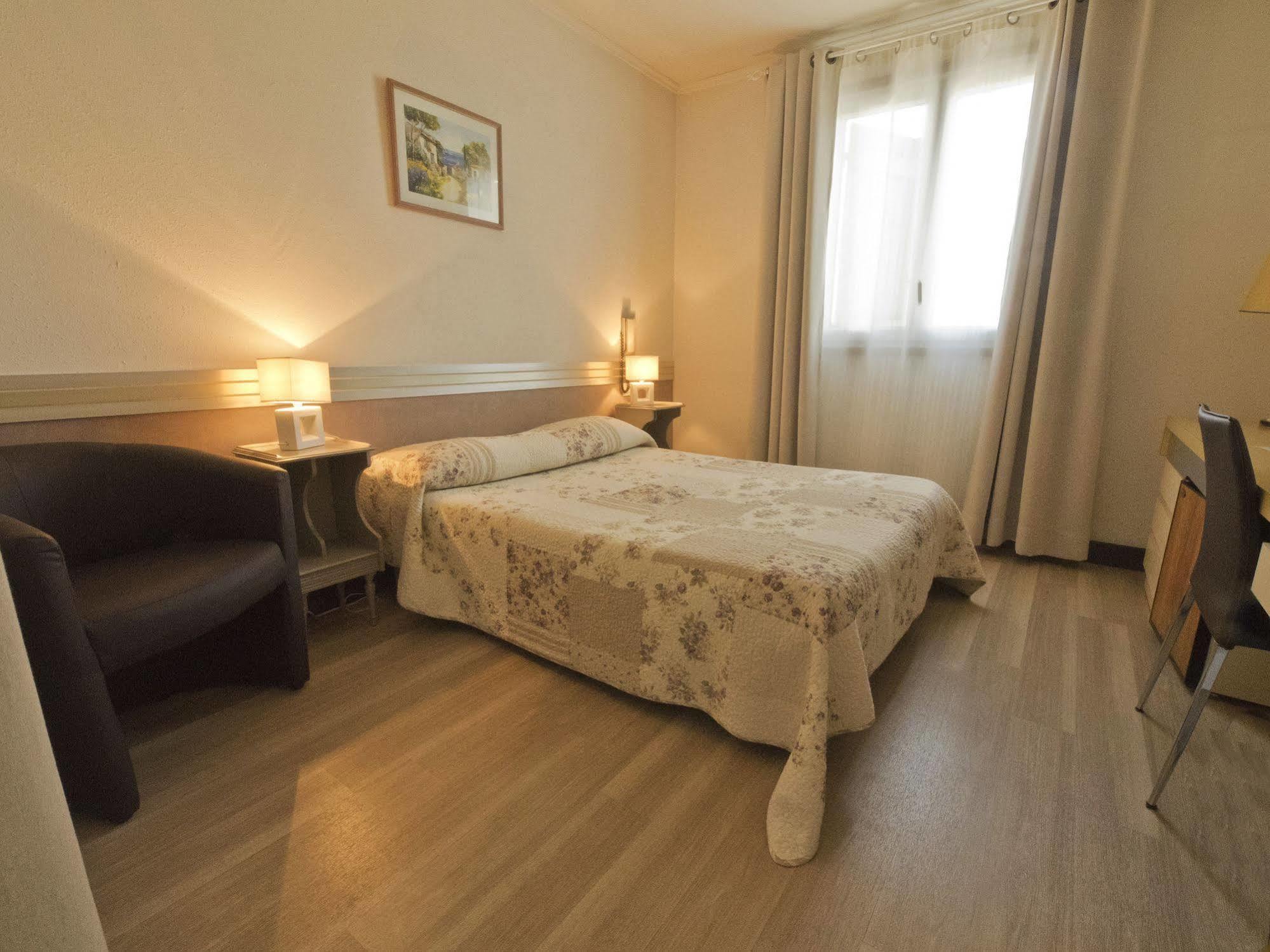Hotel Les Oliviers Fayence Εξωτερικό φωτογραφία