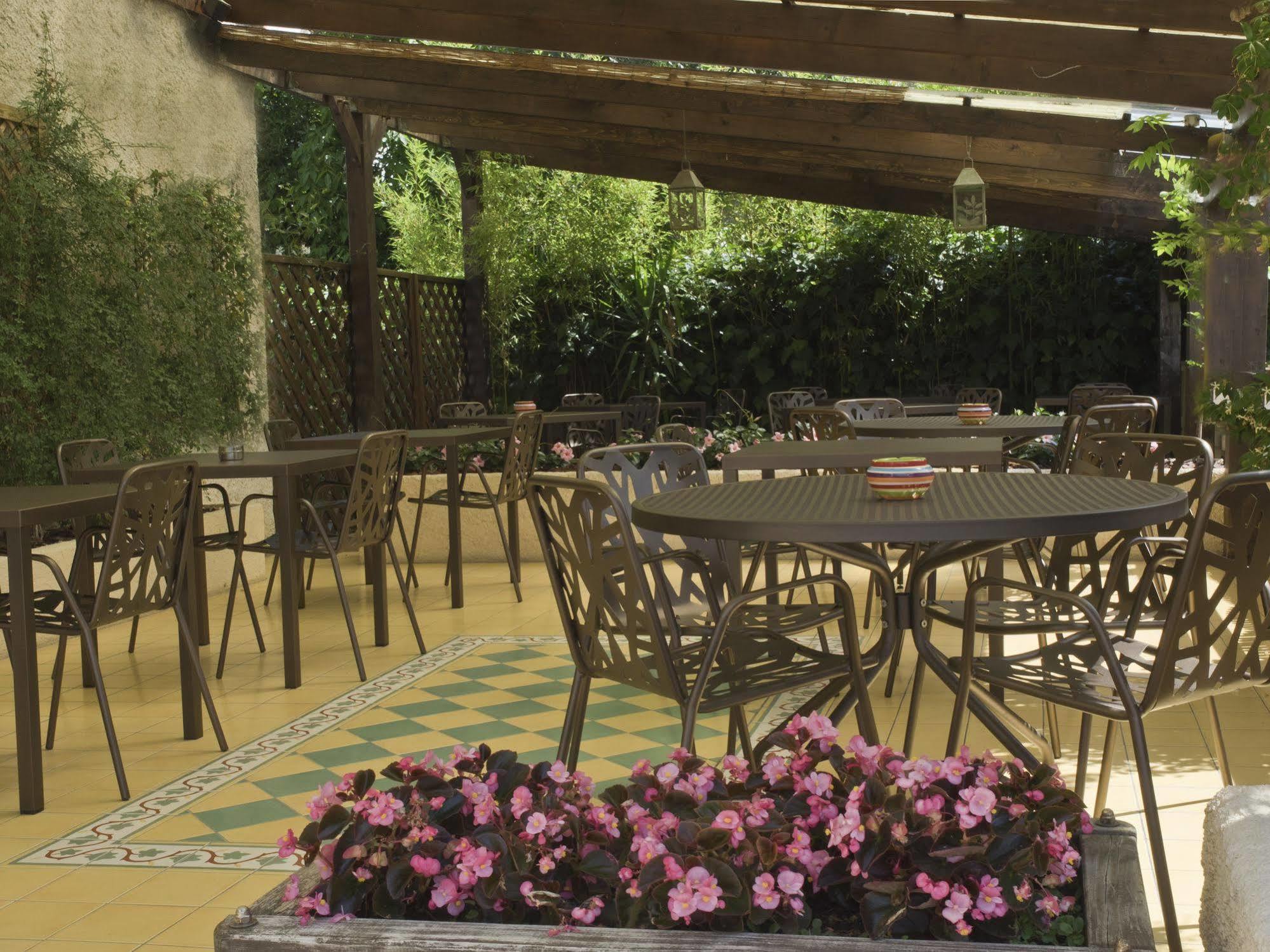 Hotel Les Oliviers Fayence Εξωτερικό φωτογραφία